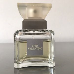 Very Valentino Eau de Toilette 30ml slightly used